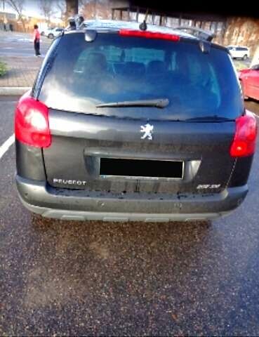 Чорний Пежо 207, об'ємом двигуна 1.6 л та пробігом 240 тис. км за 5700 $, фото 1 на Automoto.ua