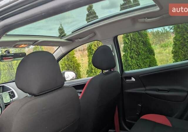 Черный Пежо 207, объемом двигателя 1.56 л и пробегом 255 тыс. км за 5000 $, фото 7 на Automoto.ua