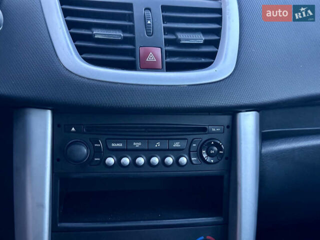 Черный Пежо 207, объемом двигателя 1.6 л и пробегом 171 тыс. км за 4950 $, фото 11 на Automoto.ua