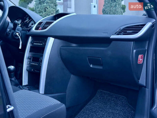 Черный Пежо 207, объемом двигателя 1.6 л и пробегом 171 тыс. км за 4950 $, фото 8 на Automoto.ua