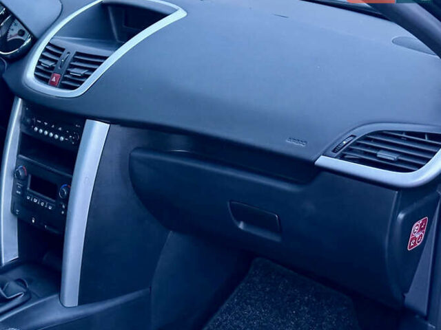 Черный Пежо 207, объемом двигателя 1.6 л и пробегом 171 тыс. км за 4950 $, фото 9 на Automoto.ua