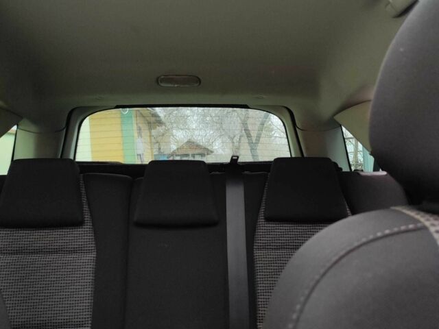 Чорний Пежо 207, об'ємом двигуна 1.6 л та пробігом 292 тис. км за 6000 $, фото 9 на Automoto.ua