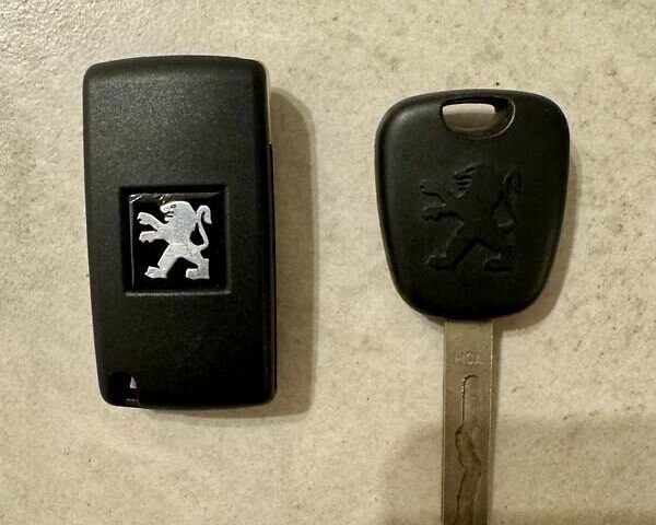 Чорний Пежо 207, об'ємом двигуна 1.4 л та пробігом 126 тис. км за 4900 $, фото 32 на Automoto.ua