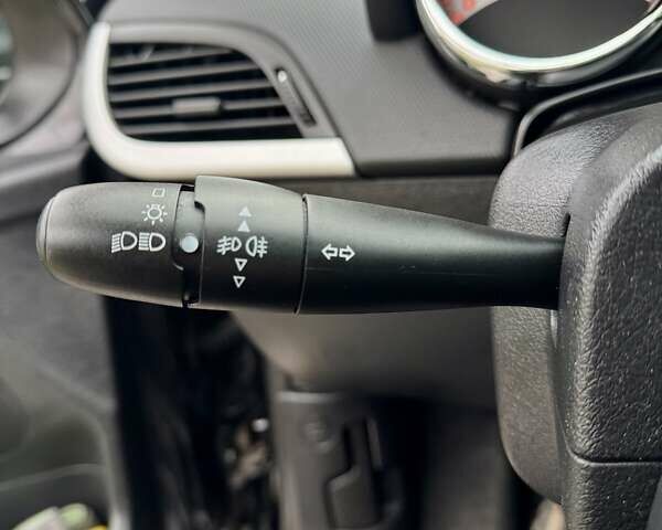 Чорний Пежо 207, об'ємом двигуна 1.4 л та пробігом 126 тис. км за 4900 $, фото 28 на Automoto.ua