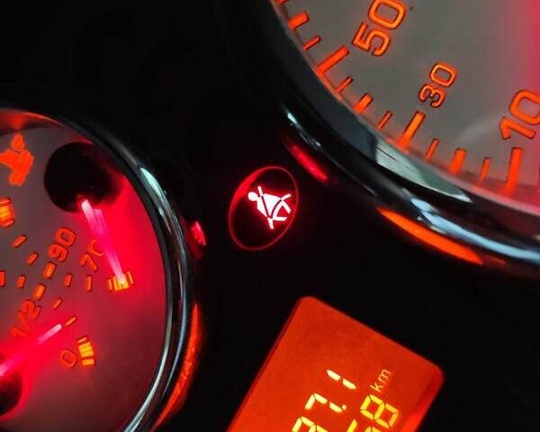 Чорний Пежо 207, об'ємом двигуна 1.6 л та пробігом 292 тис. км за 6000 $, фото 9 на Automoto.ua