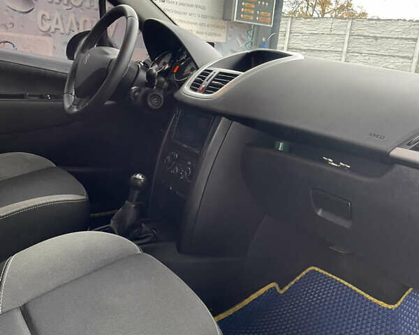 Пежо 207 2011 в Белой Церкве на Automoto.ua Черный Пежо 207, объемом двигателя 1.4 л и пробегом 231 тыс. км за 4500 $, фото 8 на Automoto.ua