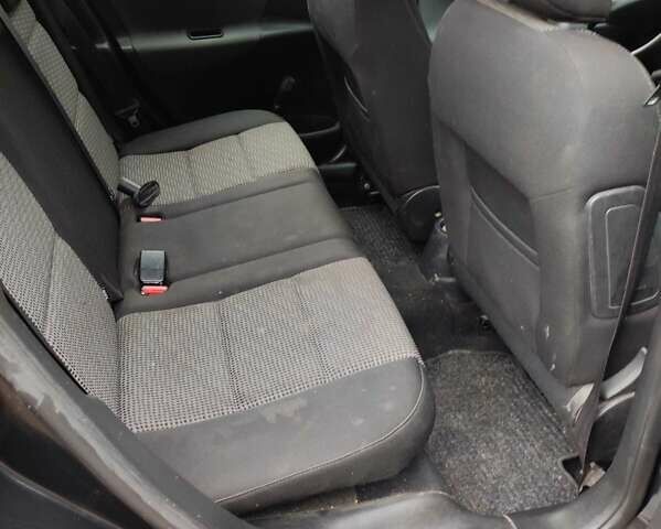 Чорний Пежо 207, об'ємом двигуна 1.6 л та пробігом 292 тис. км за 6000 $, фото 5 на Automoto.ua