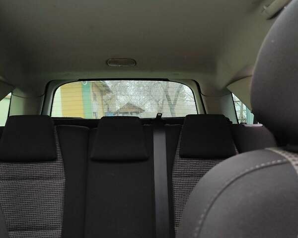 Чорний Пежо 207, об'ємом двигуна 1.6 л та пробігом 292 тис. км за 6000 $, фото 8 на Automoto.ua