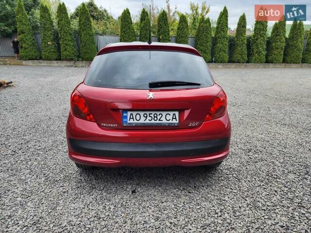 Красный Пежо 207, объемом двигателя 1.36 л и пробегом 88 тыс. км за 3900 $, фото 2 на Automoto.ua