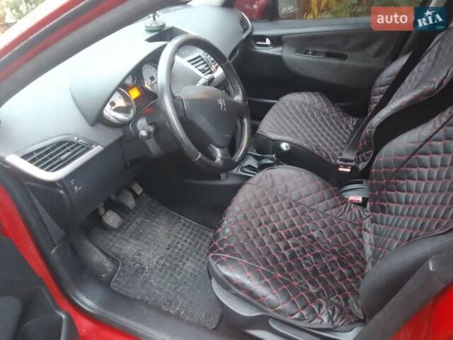 Пежо 207 2007 в Радивилове на Automoto.ua Красный Пежо 207, объемом двигателя 1.6 л и пробегом 200 тыс. км за 3500 $, фото 2 на Automoto.ua