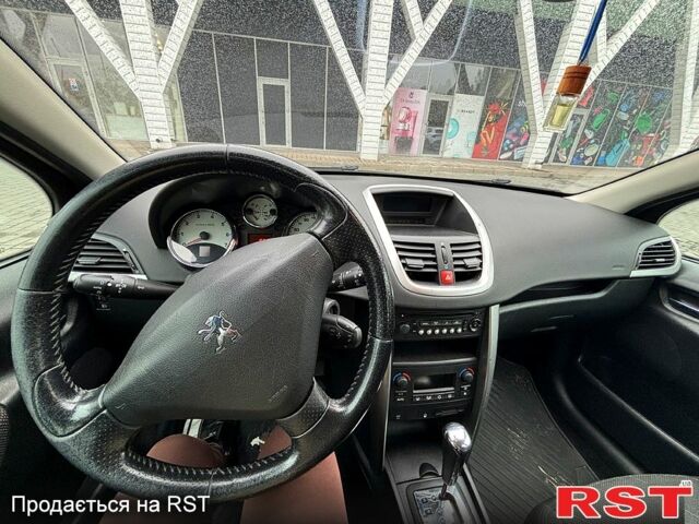 Червоний Пежо 207, об'ємом двигуна 1.6 л та пробігом 154 тис. км за 5100 $, фото 1 на Automoto.ua