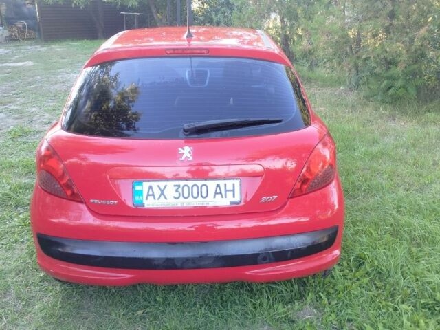 Красный Пежо 207, объемом двигателя 1.6 л и пробегом 107 тыс. км за 5500 $, фото 4 на Automoto.ua