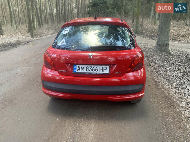 Красный Пежо 207, объемом двигателя 1.4 л и пробегом 188 тыс. км за 5500 $, фото 7 на Automoto.ua