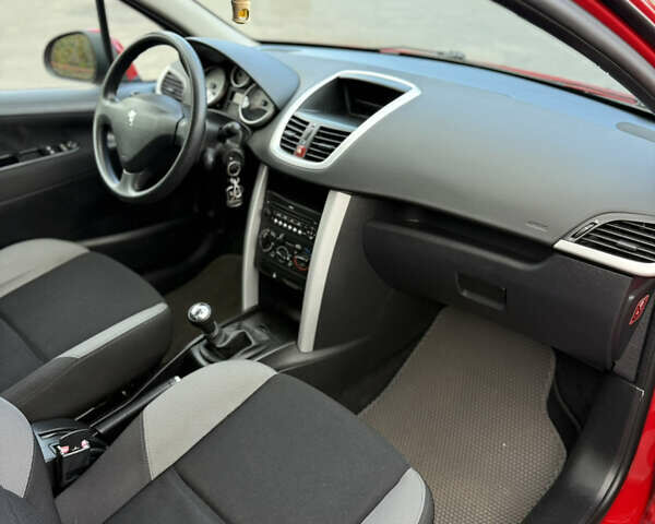 Пежо 207 2008 у Вінниці на Automoto.ua Червоний Пежо 207, об'ємом двигуна 1.4 л та пробігом 152 тис. км за 3800 $, фото 23 на Automoto.ua