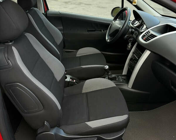 Пежо 207 2008 у Вінниці на Automoto.ua Червоний Пежо 207, об'ємом двигуна 1.4 л та пробігом 152 тис. км за 3800 $, фото 21 на Automoto.ua
