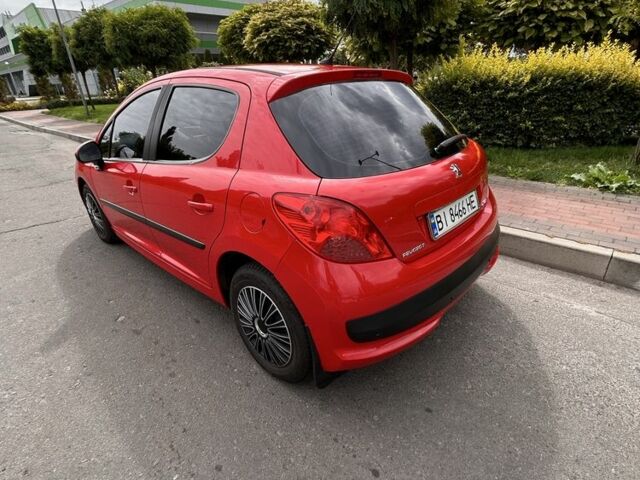 Красный Пежо 207, объемом двигателя 1.4 л и пробегом 139 тыс. км за 5200 $, фото 3 на Automoto.ua