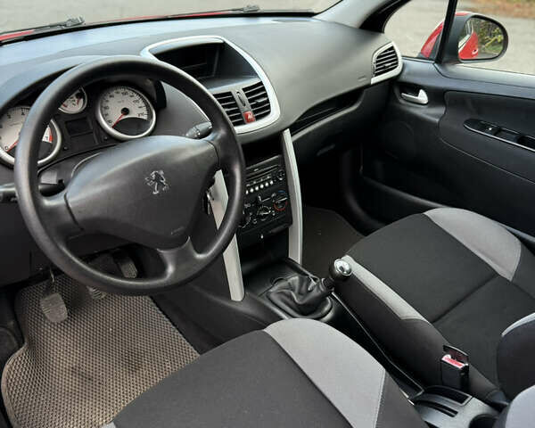Пежо 207 2008 у Вінниці на Automoto.ua Червоний Пежо 207, об'ємом двигуна 1.4 л та пробігом 152 тис. км за 3800 $, фото 17 на Automoto.ua