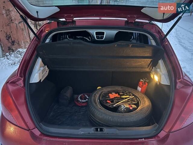 Червоний Пежо 207, об'ємом двигуна 1.36 л та пробігом 144 тис. км за 4450 $, фото 12 на Automoto.ua
