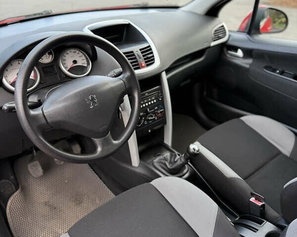Пежо 207 2008 у Вінниці на Automoto.ua Червоний Пежо 207, об'ємом двигуна 1.4 л та пробігом 152 тис. км за 3800 $, фото 18 на Automoto.ua
