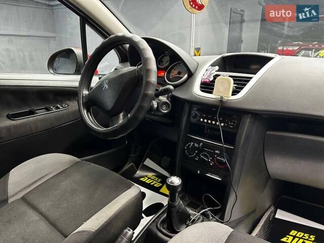 Красный Пежо 207, объемом двигателя 1.36 л и пробегом 169 тыс. км за 4500 $, фото 11 на Automoto.ua