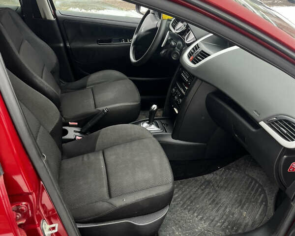 Червоний Пежо 207, об'ємом двигуна 1.4 л та пробігом 260 тис. км за 3800 $, фото 10 на Automoto.ua