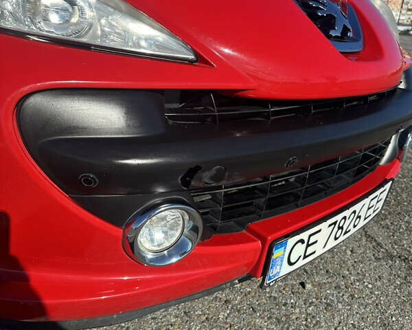 Красный Пежо 207, объемом двигателя 1.4 л и пробегом 169 тыс. км за 3200 $, фото 12 на Automoto.ua