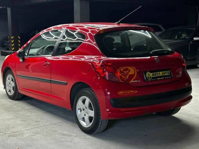 Красный Пежо 207, объемом двигателя 1.4 л и пробегом 169 тыс. км за 4500 $, фото 3 на Automoto.ua