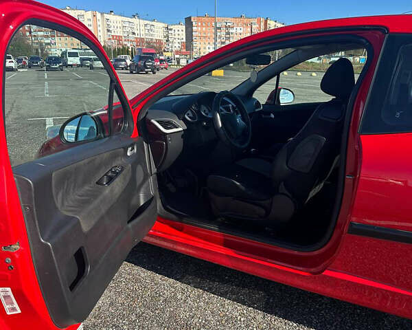 Красный Пежо 207, объемом двигателя 1.36 л и пробегом 169 тыс. км за 3700 $, фото 3 на Automoto.ua