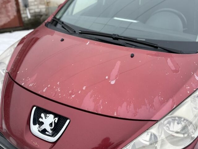 Красный Пежо 207, объемом двигателя 1.4 л и пробегом 260 тыс. км за 3500 $, фото 1 на Automoto.ua