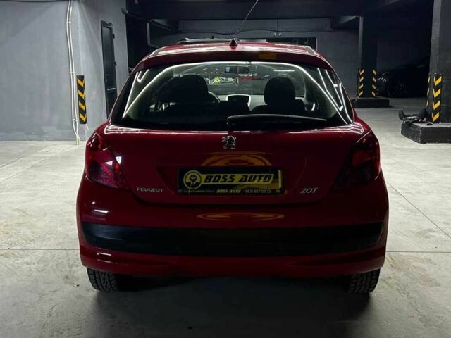 Красный Пежо 207, объемом двигателя 1.4 л и пробегом 169 тыс. км за 4500 $, фото 4 на Automoto.ua