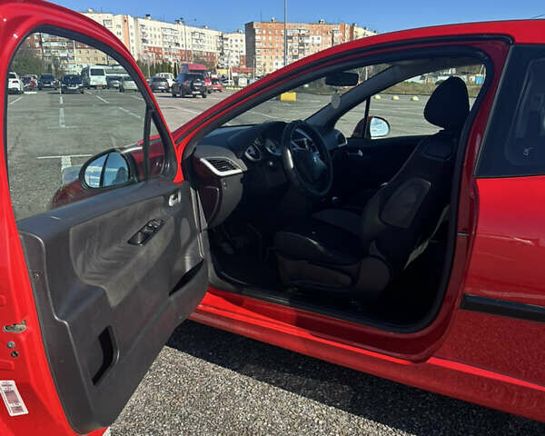 Красный Пежо 207, объемом двигателя 1.4 л и пробегом 169 тыс. км за 3200 $, фото 7 на Automoto.ua