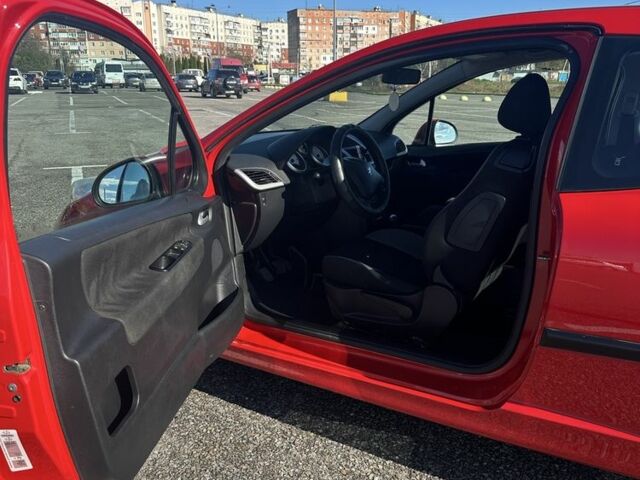 Красный Пежо 207, объемом двигателя 1.4 л и пробегом 169 тыс. км за 3200 $, фото 2 на Automoto.ua