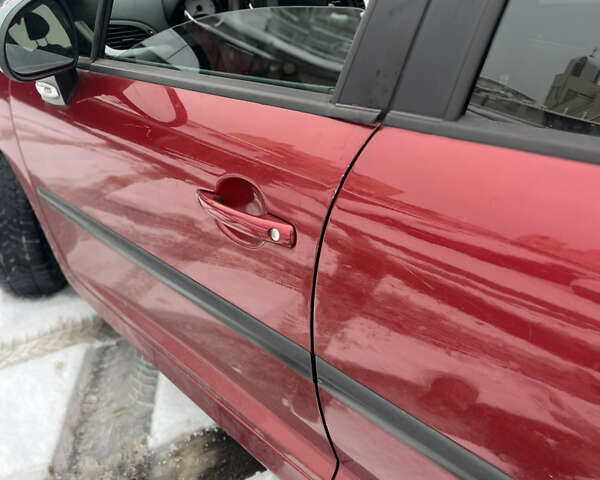 Червоний Пежо 207, об'ємом двигуна 1.4 л та пробігом 260 тис. км за 3800 $, фото 16 на Automoto.ua