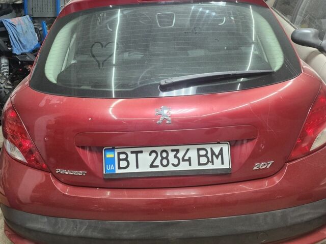 Красный Пежо 207, объемом двигателя 1.4 л и пробегом 187 тыс. км за 4600 $, фото 7 на Automoto.ua