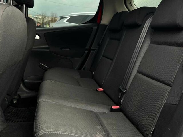 Красный Пежо 207, объемом двигателя 1.4 л и пробегом 209 тыс. км за 5800 $, фото 16 на Automoto.ua