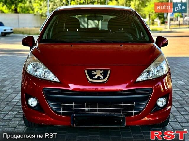 Красный Пежо 207, объемом двигателя 1.4 л и пробегом 103 тыс. км за 5600 $, фото 2 на Automoto.ua