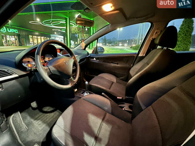 Красный Пежо 207, объемом двигателя 1.36 л и пробегом 140 тыс. км за 5300 $, фото 9 на Automoto.ua