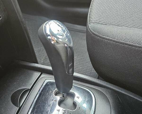 Красный Пежо 207, объемом двигателя 1.36 л и пробегом 180 тыс. км за 4300 $, фото 12 на Automoto.ua