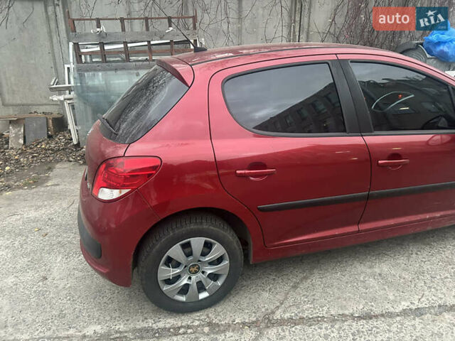 Красный Пежо 207, объемом двигателя 1.36 л и пробегом 122 тыс. км за 5200 $, фото 4 на Automoto.ua