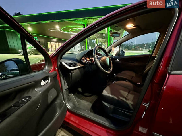 Красный Пежо 207, объемом двигателя 1.36 л и пробегом 140 тыс. км за 5300 $, фото 8 на Automoto.ua