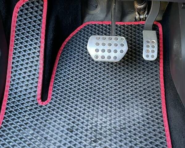 Пежо 207 2010 в Николаеве на Automoto.ua Красный Пежо 207, объемом двигателя 1.36 л и пробегом 103 тыс. км за 5800 $, фото 14 на Automoto.ua