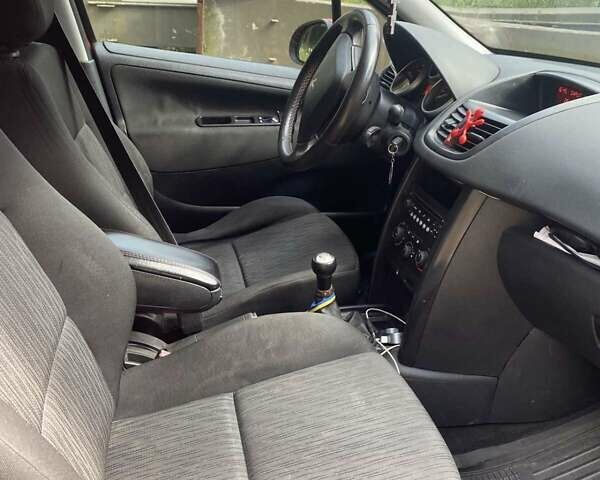 Пежо 207 2011 в Ивано-Франковске на Automoto.ua Красный Пежо 207, объемом двигателя 1.4 л и пробегом 270 тыс. км за 4600 $, фото 17 на Automoto.ua