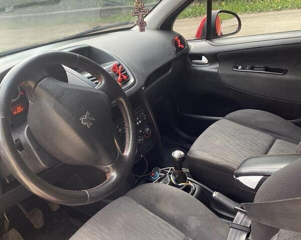 Пежо 207 2011 в Ивано-Франковске на Automoto.ua Красный Пежо 207, объемом двигателя 1.4 л и пробегом 270 тыс. км за 4600 $, фото 11 на Automoto.ua