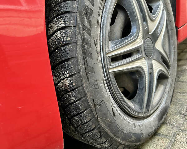 Красный Пежо 207, объемом двигателя 1.6 л и пробегом 86 тыс. км за 7500 $, фото 16 на Automoto.ua