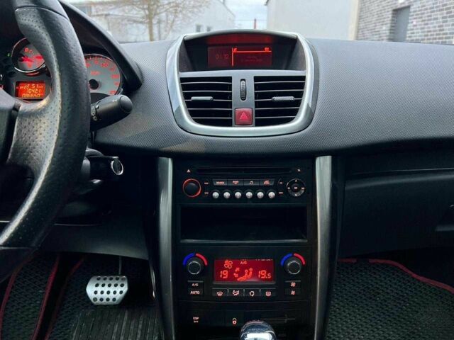 Пежо 207 2012 у Києві на Automoto.ua Червоний Пежо 207, об'ємом двигуна 1.6 л та пробігом 87 тис. км за 6450 $, фото 18 на Automoto.ua