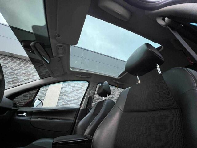 Пежо 207 2012 у Києві на Automoto.ua Червоний Пежо 207, об'ємом двигуна 1.6 л та пробігом 87 тис. км за 6450 $, фото 8 на Automoto.ua