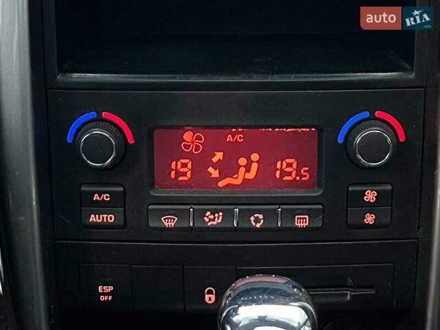 Червоний Пежо 207, об'ємом двигуна 1.6 л та пробігом 87 тис. км за 6500 $, фото 8 на Automoto.ua