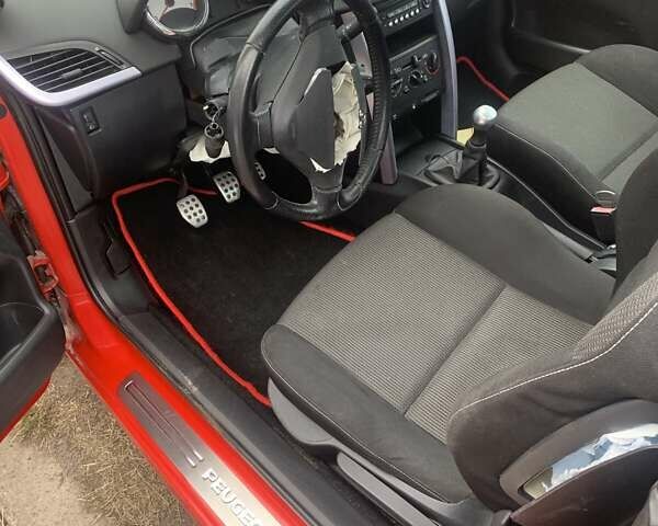 Пежо 207 2007 в Карловке на Automoto.ua Красный Пежо 207, объемом двигателя 1.6 л и пробегом 125 тыс. км за 1650 $, фото 2 на Automoto.ua