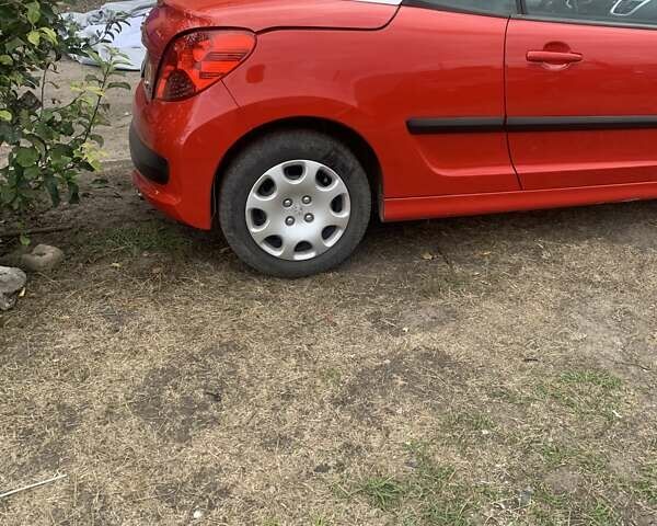 Пежо 207 2007 в Карловке на Automoto.ua Красный Пежо 207, объемом двигателя 1.6 л и пробегом 125 тыс. км за 1650 $, фото 1 на Automoto.ua