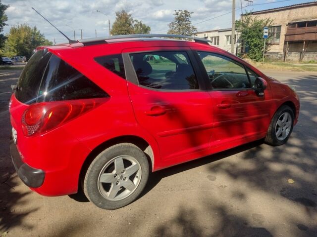 Червоний Пежо 207, об'ємом двигуна 1.4 л та пробігом 146 тис. км за 5000 $, фото 3 на Automoto.ua